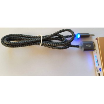 USB-кабель типа C с длинным соединительным разъемом, предназначенный для подключения электронных устройств