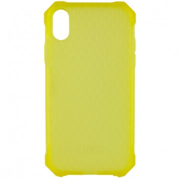 Желтый чехол для iPhone XR, выполненный из термопластичного полиуретана, от бренда UAG ESSENTIAL Armor.