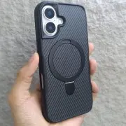 TPU+PC чехол Metal Buttons with MagSafe Carbon Ring для Apple iPhone 16 (6.1") Черный