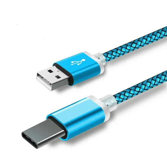 USB-кабель типа С с длинным соединительным элементом, предназначенный для зарядки и передачи данных.