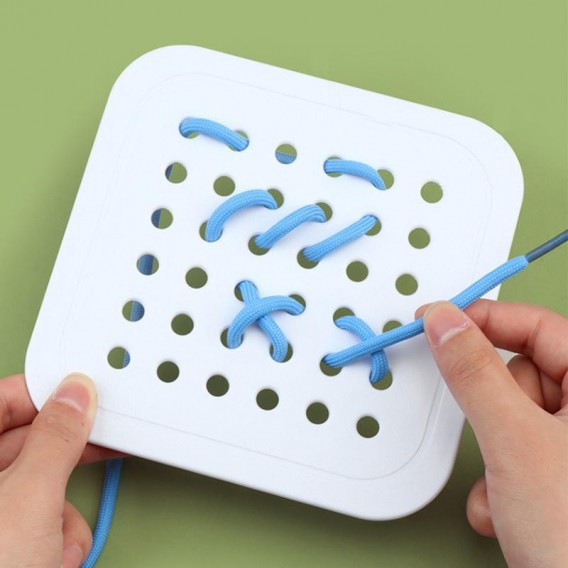 Настільна інтерактивна ігра Ummi 22050 Competition Sew Fast