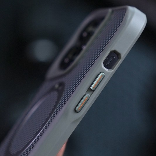 TPU+PC чехол Metal Buttons with MagSafe Carbon Ring для Apple iPhone 16 Pro Max (6.9") Серый - изображение 3