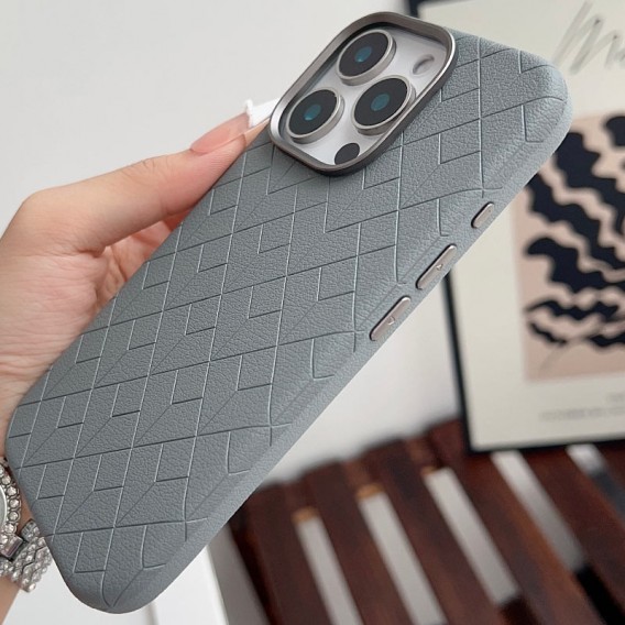 Шкіряний чохол Carved with MagSafe для Apple iPhone 16 Pro (6.3"), Grey