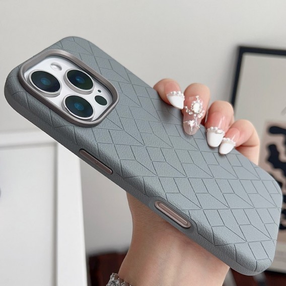 Шкіряний чохол Carved with MagSafe для Apple iPhone 16 Pro (6.3"), Grey