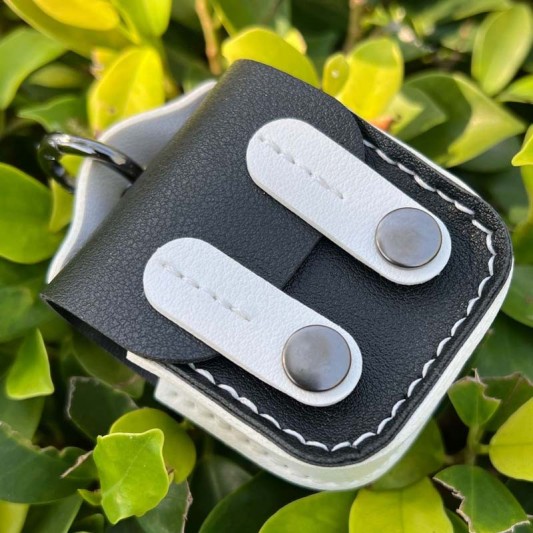 Кожаный футляр Briefcase для наушников AirPods 1/2 Black / White - изображение 1
